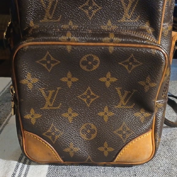 Louis Vuitton Brown Monogram Men's Bag - Picture 3 of 14